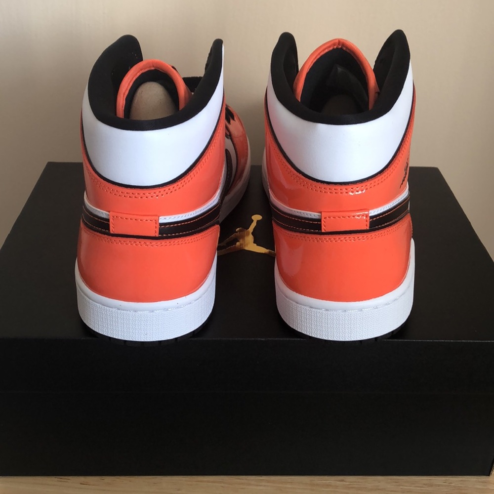 NIKE AIR JORDAN 1 SE SNEAKERS - Picture 5 of 8